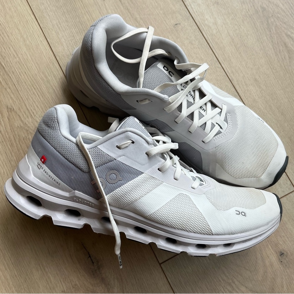 On Womens Cloudrunner